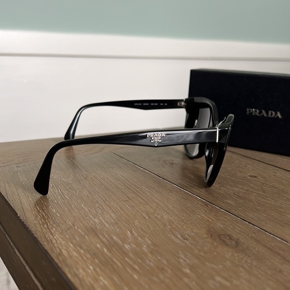 Authentic Prada SPR 23O black silver signature cat eye sunglasses w/ box 56/20 - Picture 8 of 14